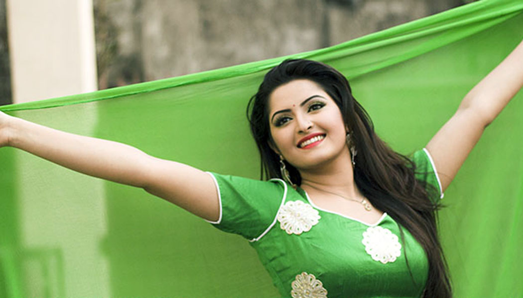 আধুনিক নোংরামির মাঝেও ভদ্র মেয়েদের কিছু সুন্দর বৈশিষ্ট্য