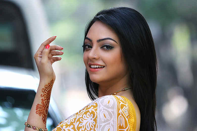 অভিনেত্রী ঈশানার বিরুদ্ধে গ্রেপ্তারি পরোয়ানা