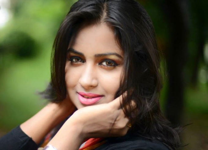 প্রবাসে জনপ্রিয় হয়ে উঠেছেন শাহানা কাজী