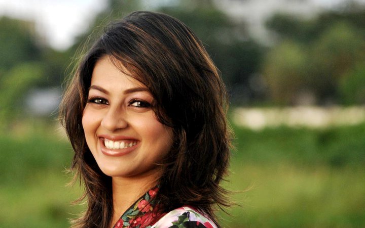 অভিনয়ে ফিরছেন মোনালিসা