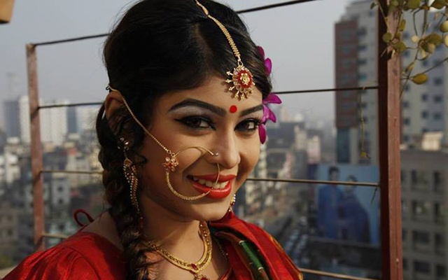 'প্রথম শাড়ি পরলাম'