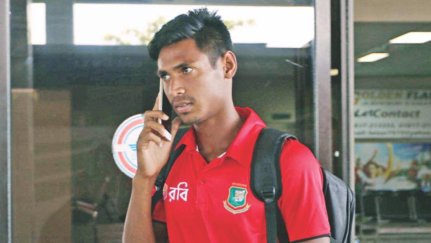 অভিষেকেই আলো ছড়ালেন মুস্তাফিজ