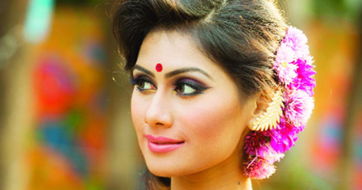 চেহারার সঙ্গে মিলিয়ে ভ্রু