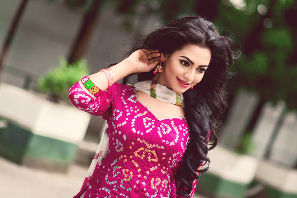 চুলে তেল দেওয়া ভালো না খারাপ? জেনে রাখুন