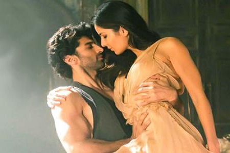 চমকে দিচ্ছে আদিত্য আর শ্রদ্ধার ‘ওকে জানু’