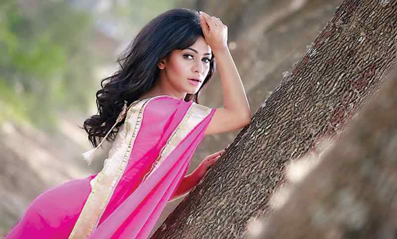 শুটিংয়ে অসুস্থ নুসরাত ফারিয়া; শুটিং স্থগিত
