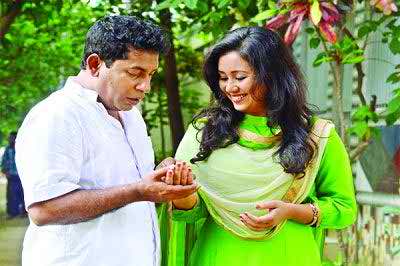 তিনি এখন গোপালভাঁড়