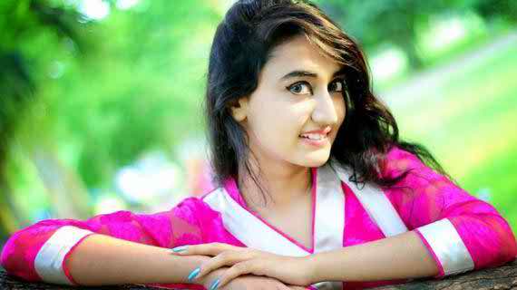 মেকআপ ছাড়াই সুন্দর চোখ পাওয়ার ঘরোয়া কৌশল