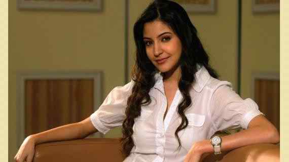 হলিউডে ঝুঁকছেন না আনুশকা