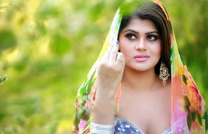 ত্বকের যত্নে মধুর কার্যকরী ৬ ফেসপ্যাক