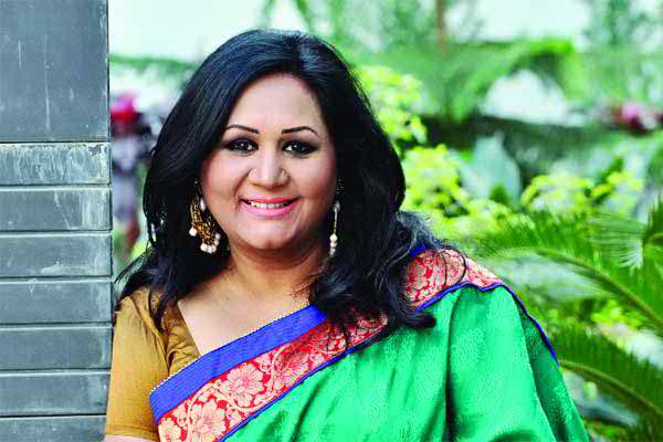 প্রাণে বেঁচে গেলেন গায়িকা ফাহমিদা নবী