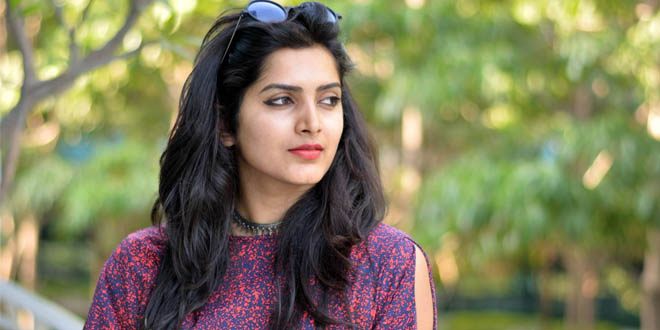 গরমের দিনে চুলের বাড়তি যত্ন নিন