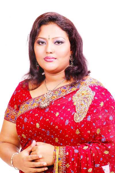 ফুটবল নিয়ে মমতাজের গান
