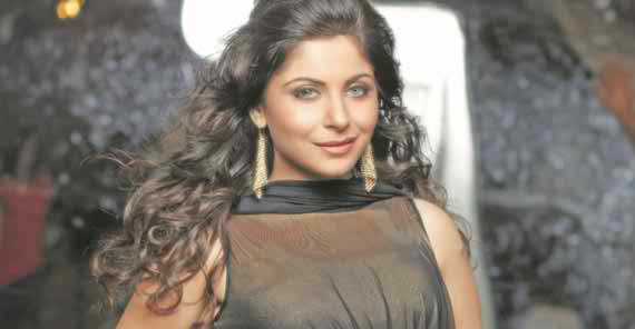 ‘বেবি ডল’ গায়িকার গল্প সাহস জোগায়