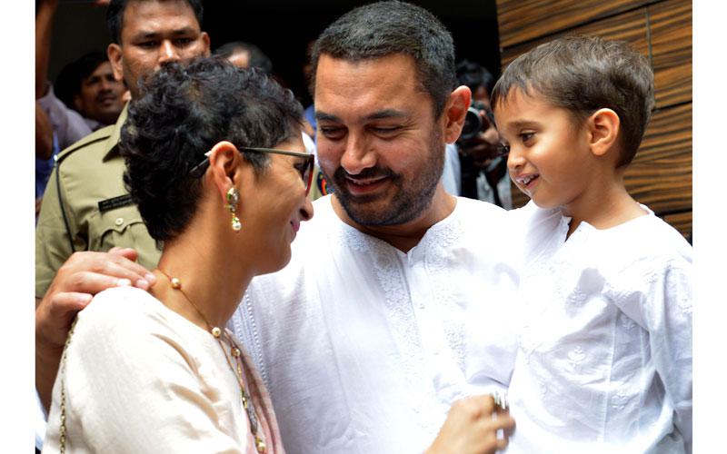 ঈদে ছেলেকে মাত্র ২ টাকা উপহার দিলেন আমির!