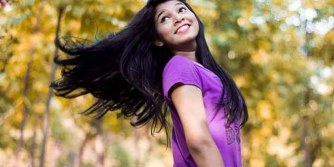 ড্রাই ও ড্যামেজ চুলকে স্বাস্থ্যোজ্জ্বল, ঝলমলে করতে মধুর ব্যবহার