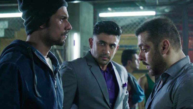 রণদ্বীপ হুদা এখন কাকে 'ডেট' করছেন?