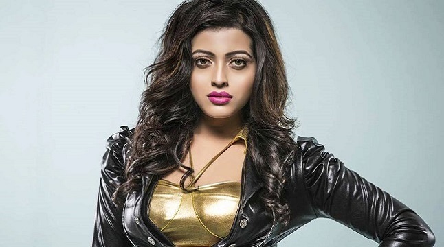প্রথম ছবিতেই নিজের নামে গান