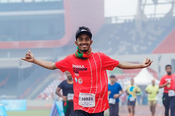 দীর্ঘ ৩৬ ঘণ্টায় ২৩৩ কিলোমিটার দৌড়ে অনন্য কীর্তি এবাদ উল্লাহর