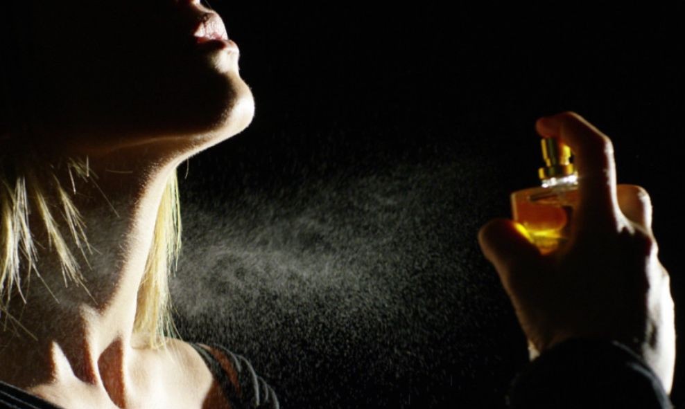 গলায় পারফিউম ব্যবহার স্বাস্থ্য ঝুঁকি নাকি কেবল প্রচলিত ধারণা