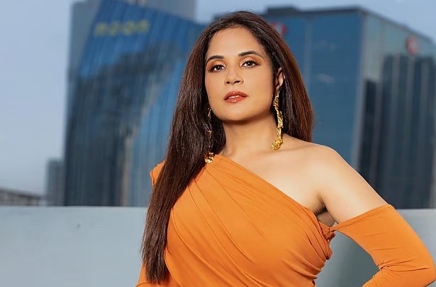 বাস্তব ও নির্ভেজাল গল্পের জন্য ডাইরেক্ট মেসেজ করুন।