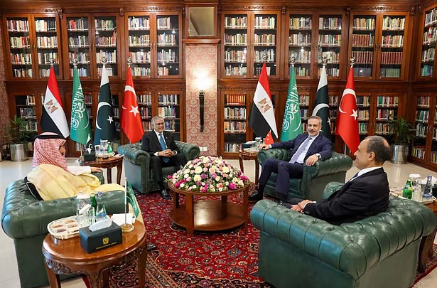 ইরান যুদ্ধ পরিস্থিতি থামাতে ইসলামাবাদ বৈঠকে কী কী আলোচনা হলো