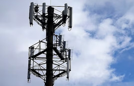 বিদ্যুৎ সংকটে জেনারেটর–নির্ভর মোবাইল নেটওয়ার্ক, দিনে চাহিদা প্রায় ১ লাখ লিটার জ্বালানি ⚡