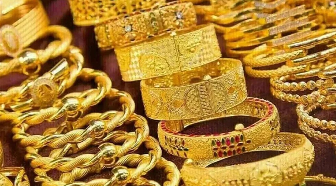 স্বর্ণের দামে বড় পতন দেশের বাজারে