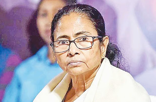 বাংলাদেশে কাকে দিয়ে খুন করিয়েছেন, সব জানি’ অমিত শাহকে মমতা