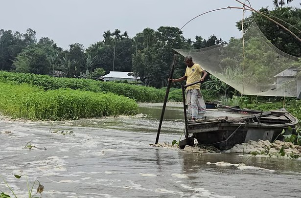 টানা বৃষ্টি ও ঢলে বাড়ছে কুড়িগ্রামের নদ-নদীর পানি, স্বল্পমেয়াদি বন্যার শঙ্কা