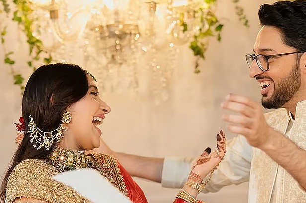 যেদিন প্রেম শুরু, ঠিক সেই দিনেই বিয়ের পিঁড়িতে এই বলিউড জুটি