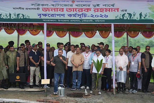 প্রধানমন্ত্রীর ঘোষণা আগামী এক বছরে ৪১ লাখ নারী পাবেন ফ্যামিলি কার্ড (একটু বেশি তথ্যবহুল ও স্পষ্ট)