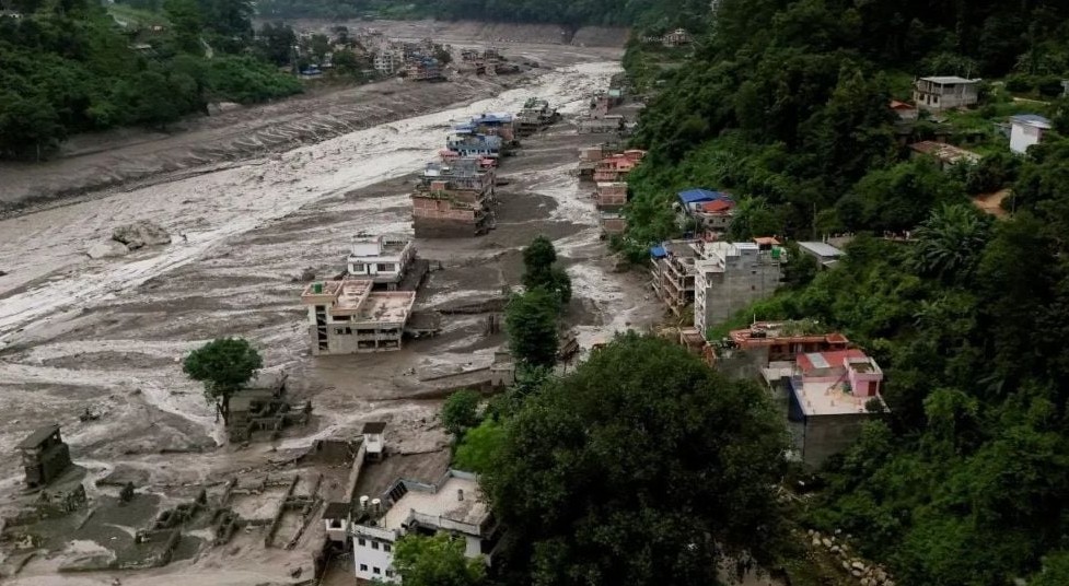 ত্রাণ নয়, জলবায়ু ক্ষতিপূরণের দাবিতে সরব নেপাল নজরে ভারত- চীন ও যুক্তরাষ্ট্র