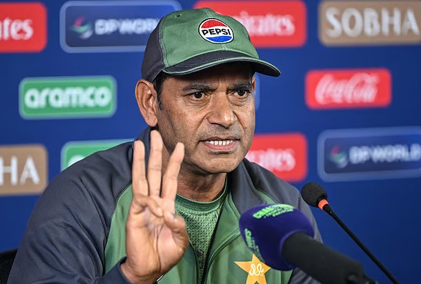 পাকিস্তান ক্রিকেটের বিশৃঙ্খলায় আকিবকে ধুয়ে দিলেন গিলেস্পি