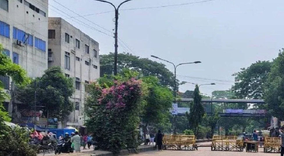 বায়ুদূষণ কমে আজ ঢাকার বাতাস ‘সহনীয়’