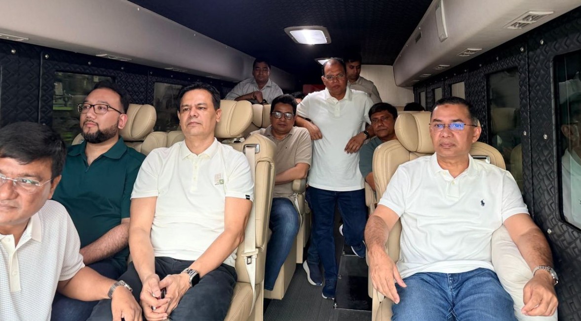ফেনীর পথে প্রধানমন্ত্রী তারেক রহমান, উদ্বোধন করবেন একাধিক প্রকল্প