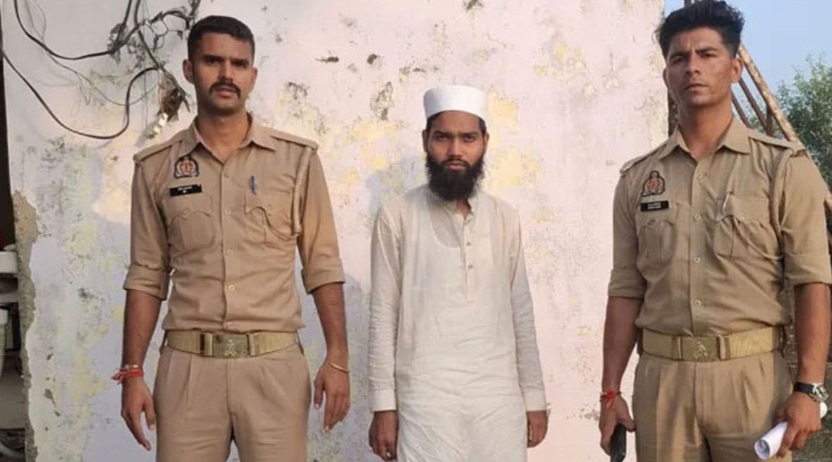ভারতে উচ্চ শব্দে আজান প্রচারের অভিযোগে মসজিদের মাইক জব্দ ও মুয়াজ্জিন আটক