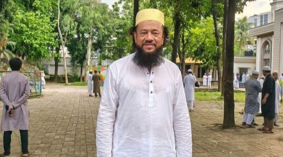 মসজিদের সভাপতির দায়িত্ব পালন করছেন ইলিয়াস কোবরা, যা বললেন ইসলাম নিয়ে